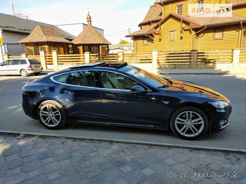 Ліфтбек Tesla Model S 2015 в Чемерівцях фото 10 Ліфтбек Tesla Model S 2015 в Чемерівцях