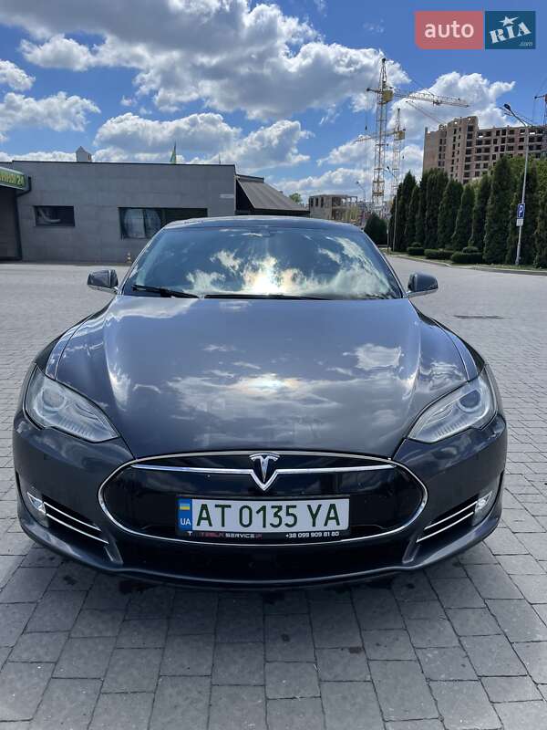 Лифтбек Tesla Model S 2014 в Ивано-Франковске