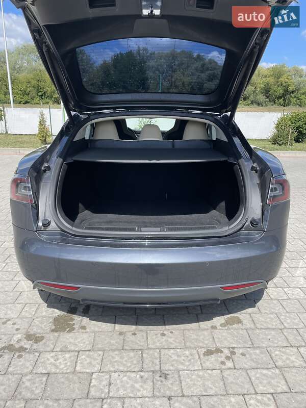 Лифтбек Tesla Model S 2014 в Ивано-Франковске