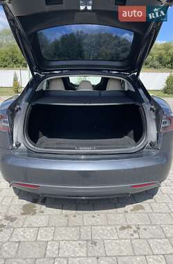 Лифтбек Tesla Model S 2014 в 