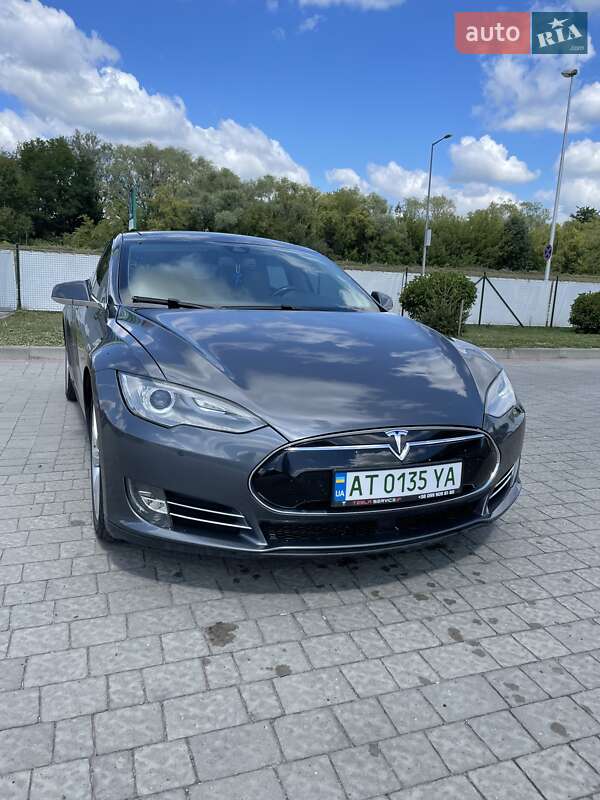 Лифтбек Tesla Model S 2014 в Ивано-Франковске