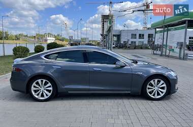 Лифтбек Tesla Model S 2014 в 
