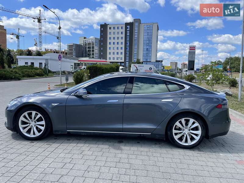 Лифтбек Tesla Model S 2014 в Ивано-Франковске