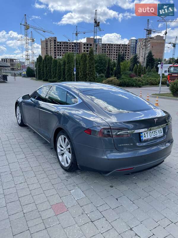 Лифтбек Tesla Model S 2014 в Ивано-Франковске