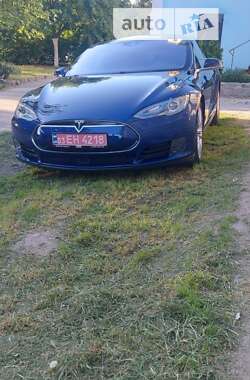 Лифтбек Tesla Model S 2015 в Запорожье