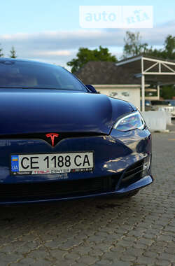 Лифтбек Tesla Model S 2016 в Черновцах