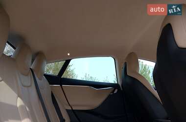 Лифтбек Tesla Model S 2015 в Киеве