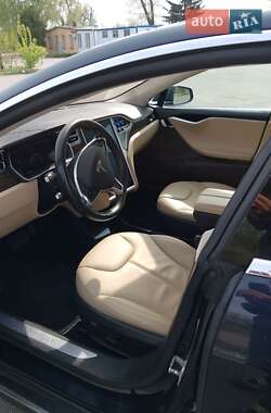Лифтбек Tesla Model S 2015 в Киеве