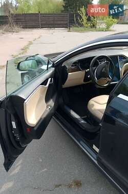 Лифтбек Tesla Model S 2015 в Киеве