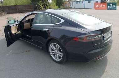 Лифтбек Tesla Model S 2015 в Киеве