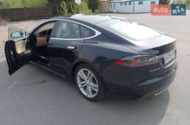 Лифтбек Tesla Model S 2015 в Киеве