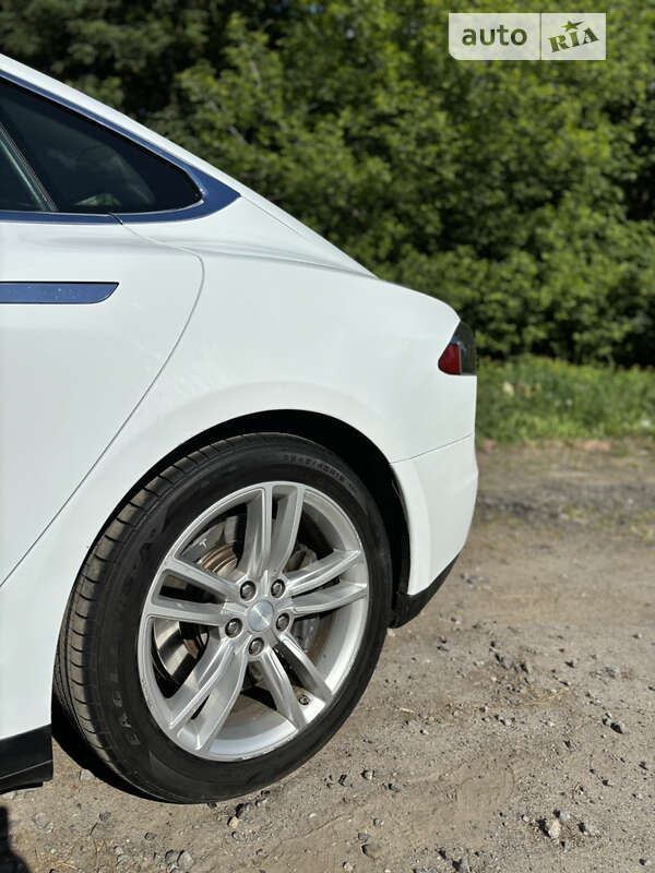 Ліфтбек Tesla Model S 2013 в Хмельницькому