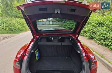 Лифтбек Tesla Model S 2016 в Киеве