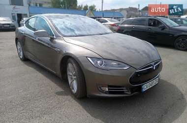 Лифтбек Tesla Model S 2016 в Черкассах