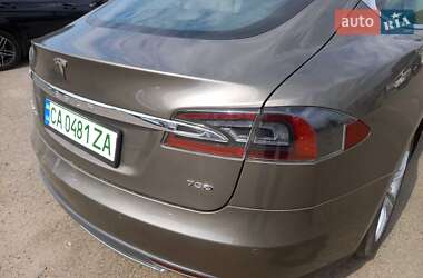 Лифтбек Tesla Model S 2016 в Черкассах