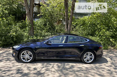 Лифтбек Tesla Model S 2015 в Ивано-Франковске