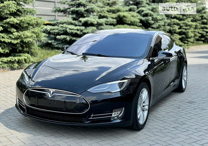 Ліфтбек Tesla Model S 2014 в Харкові