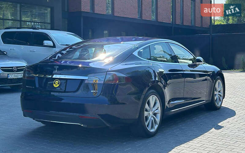 Лифтбек Tesla Model S 2015 в Черновцах