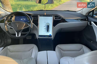 Лифтбек Tesla Model S 2015 в 
