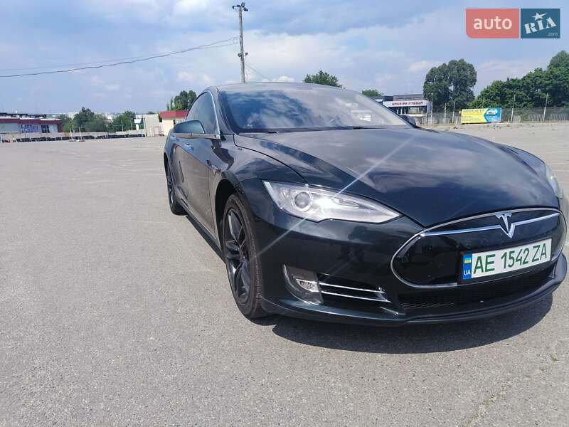 Tesla Model S 2013