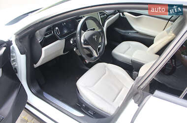 Лифтбек Tesla Model S 2015 в Львове