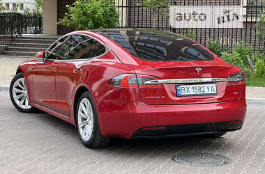 Лифтбек Tesla Model S 2016 в Киеве