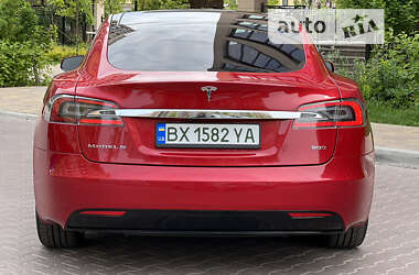 Лифтбек Tesla Model S 2016 в Киеве