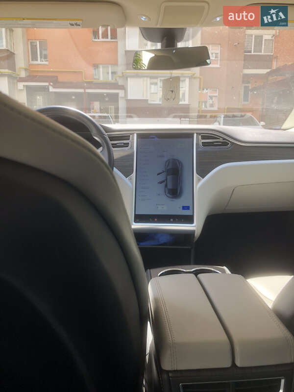 Ліфтбек Tesla Model S 2014 в Тернополі