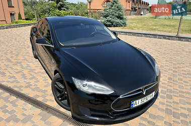 Лифтбек Tesla Model S 2014 в 