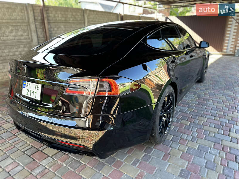 Лифтбек Tesla Model S 2022 в Киеве