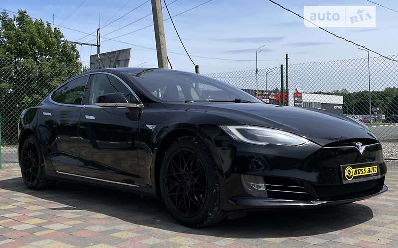 Tesla Model S 2014