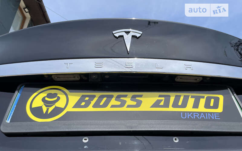 Лифтбек Tesla Model S 2014 в Стрые