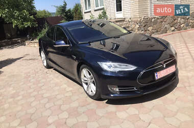 Лифтбек Tesla Model S 2013 в 