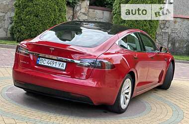 Ліфтбек Tesla Model S 2017 в Львові