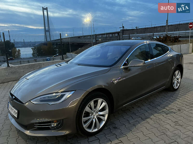 Лифтбек Tesla Model S 2015 в Киеве фото 7 Лифтбек Tesla Model S 2015 в Киеве