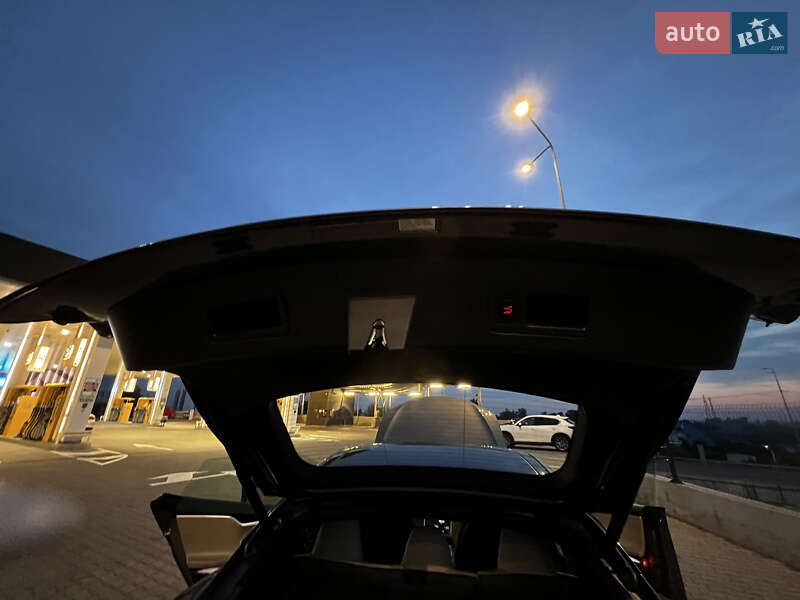 Лифтбек Tesla Model S 2015 в Киеве фото 24 Лифтбек Tesla Model S 2015 в Киеве