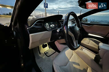 Ліфтбек Tesla Model S 2015 в 