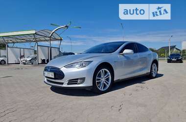 Ліфтбек Tesla Model S 2013 в Нововолинську