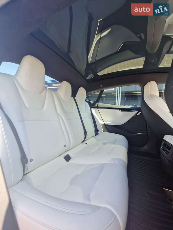 Ліфтбек Tesla Model S 2019 в Первомайську фото 16 Ліфтбек Tesla Model S 2019 в Первомайську