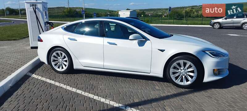 Ліфтбек Tesla Model S 2019 в Первомайську фото 27 Ліфтбек Tesla Model S 2019 в Первомайську