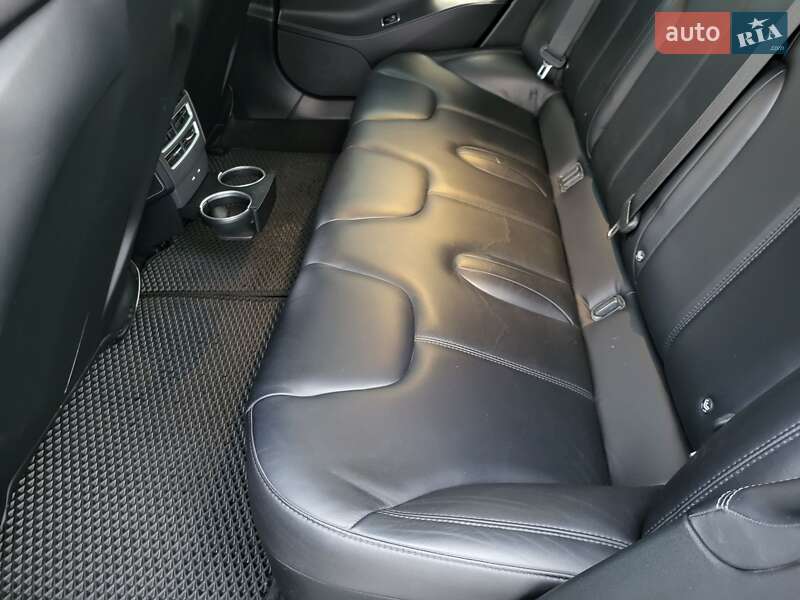 Ліфтбек Tesla Model S 2016 в Києві фото 16 Ліфтбек Tesla Model S 2016 в Києві