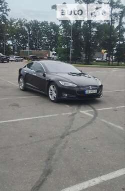 Лифтбек Tesla Model S 2013 в 