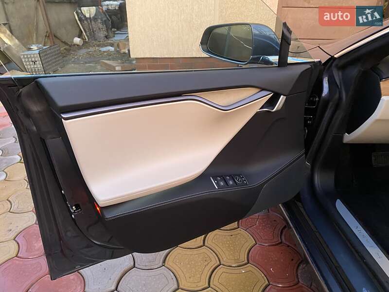 Ліфтбек Tesla Model S 2020 в Полтаві
