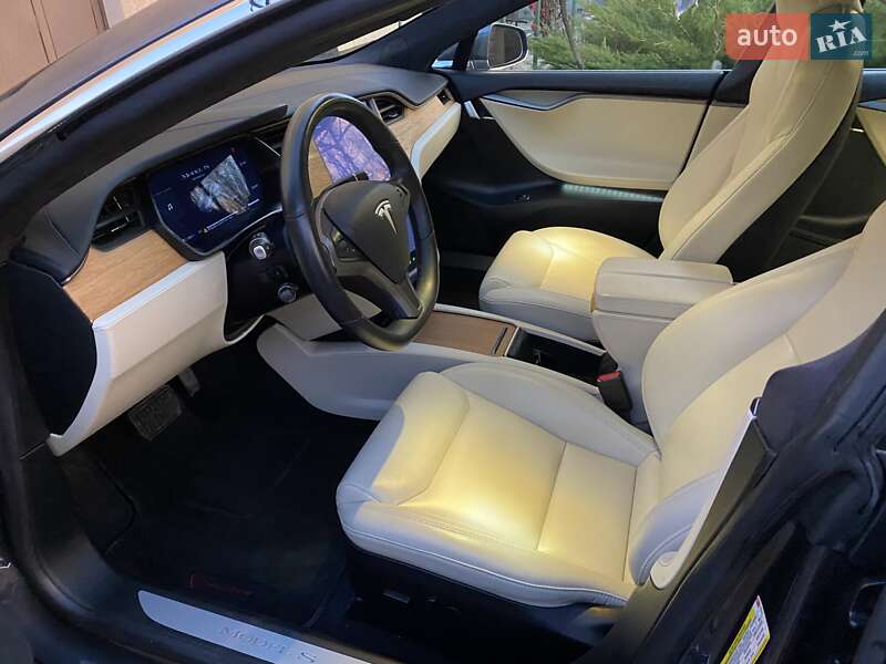 Ліфтбек Tesla Model S 2020 в Полтаві