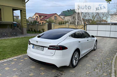 Ліфтбек Tesla Model S 2016 в Коломиї