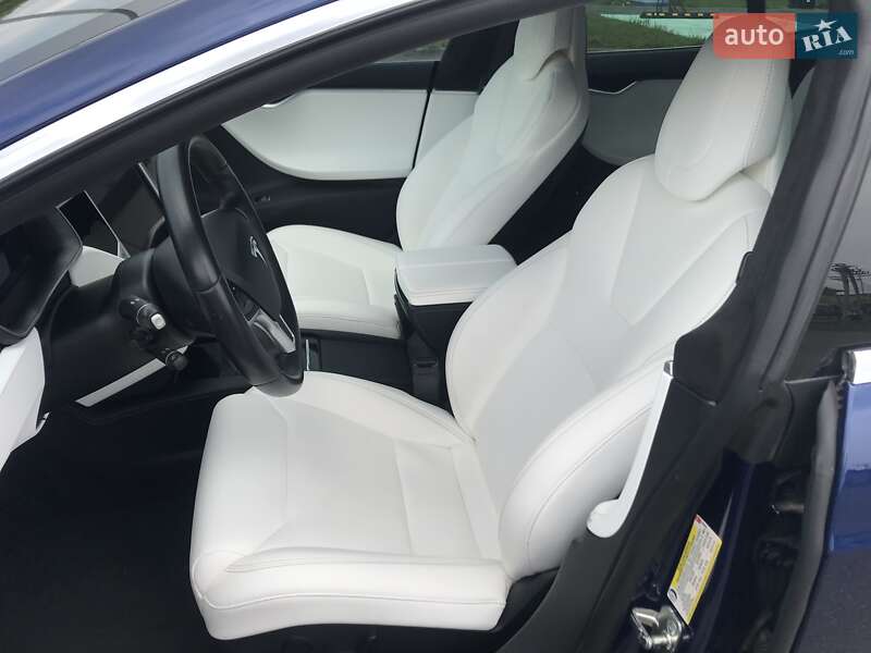 Ліфтбек Tesla Model S 2017 в Києві
