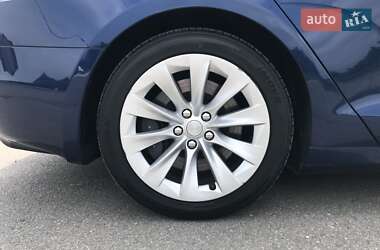 Лифтбек Tesla Model S 2017 в 