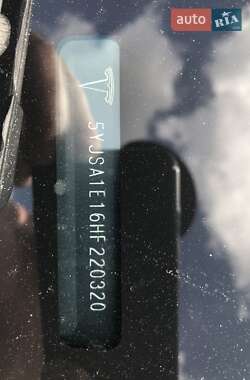 Лифтбек Tesla Model S 2017 в 