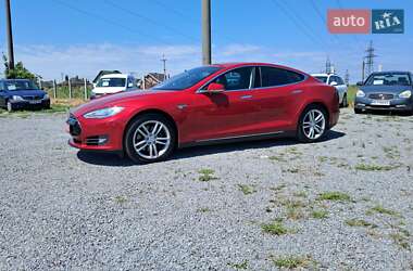 Лифтбек Tesla Model S 2014 в 
