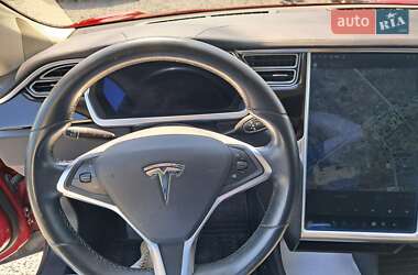 Лифтбек Tesla Model S 2014 в 